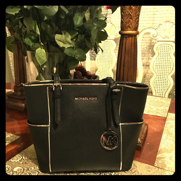 Michael Kors Handbags - Original Michael Kors bag